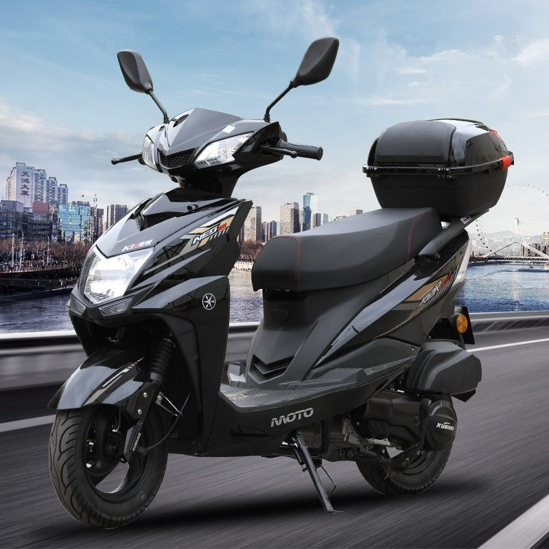 Nuevo combustible 125 pedales de motocicleta nacional cuatro scooter eléctrico de inyección para hombres y mujeres ahorro de combustible todavía puede llevar el coche completo puede ser licenciado