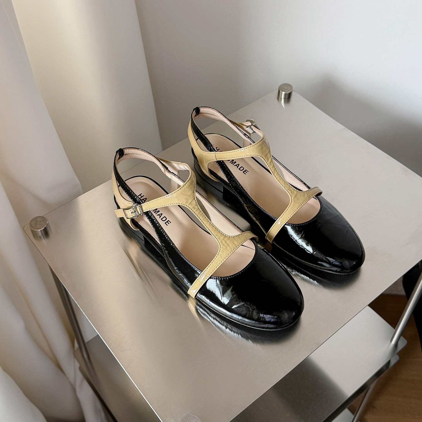 Sandal nữ quai chữ T đế bệt phối màu thời trang — đen