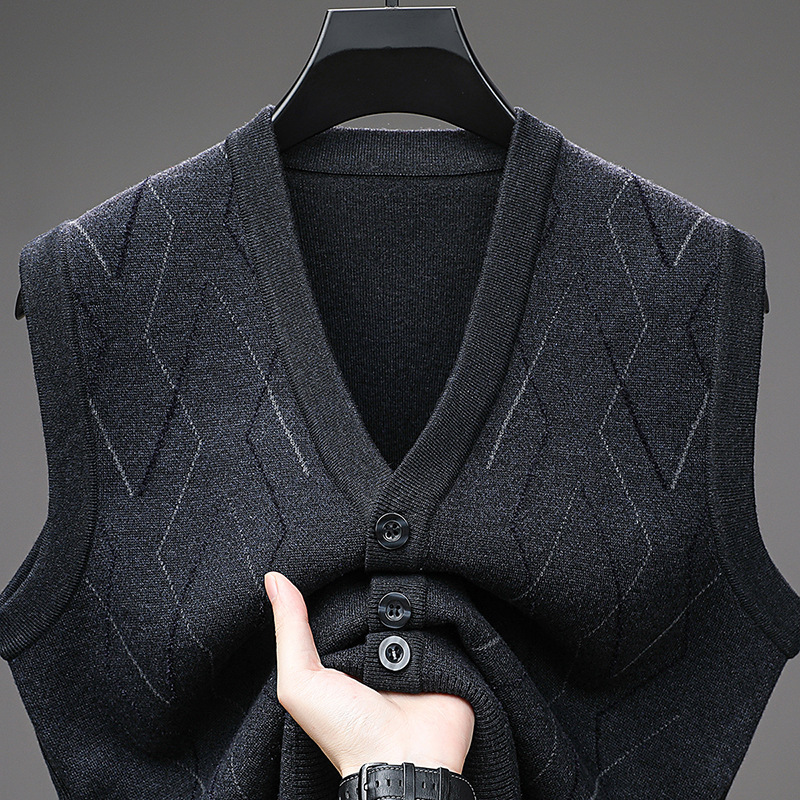Heart-Neck Wool Vest Thickened for Middle-Aged and Elderly, Autumn and Winter Casual Versatile V-Neck Knitted Sweater Warm Heart-Neck Wool Vest Thickened for Middle-Aged and Elderly, Autumn and Winter Casual Versatile V-Neck Knitted Sweater Warm