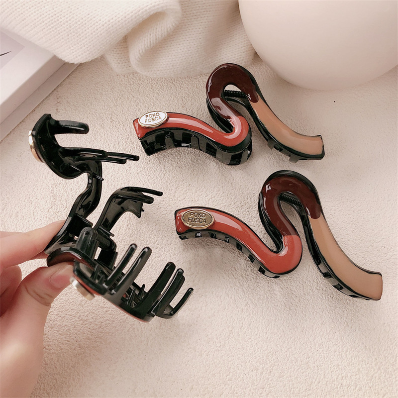 Clip de agarración de onda de color francés nicho femenino simple de alto nivel sensación de cabello de tiburón clip de cabello de cabeza trasera universal joyas para el cabello