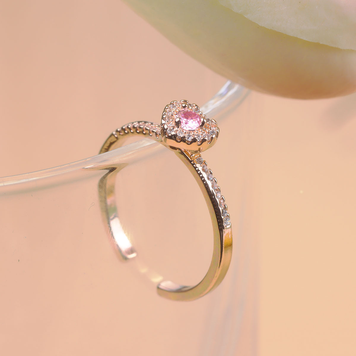 6g Weight Rhinestones Inlay Material Rings Classification 1 Piece Quantity Holiday, Daily Occasion Copper Material Heart Shape Pattern Women's Gender Inlay Design Simple Style, Classic Style Style Copper Simple Style Classic Style Inlay Heart Shape Rhinestones Rings 7