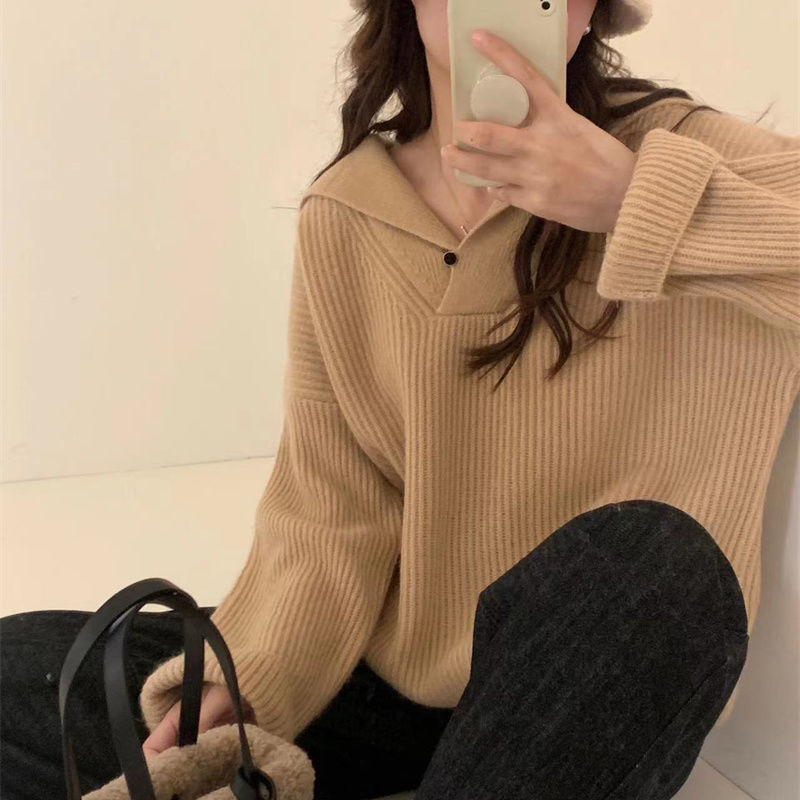 Poloシャツの襟をめくってニットのセーターのプルオーバーの新型の秋冬の女性のvネックのデザイン感の小さい大衆のゆったりしている怠惰な上着|undefined