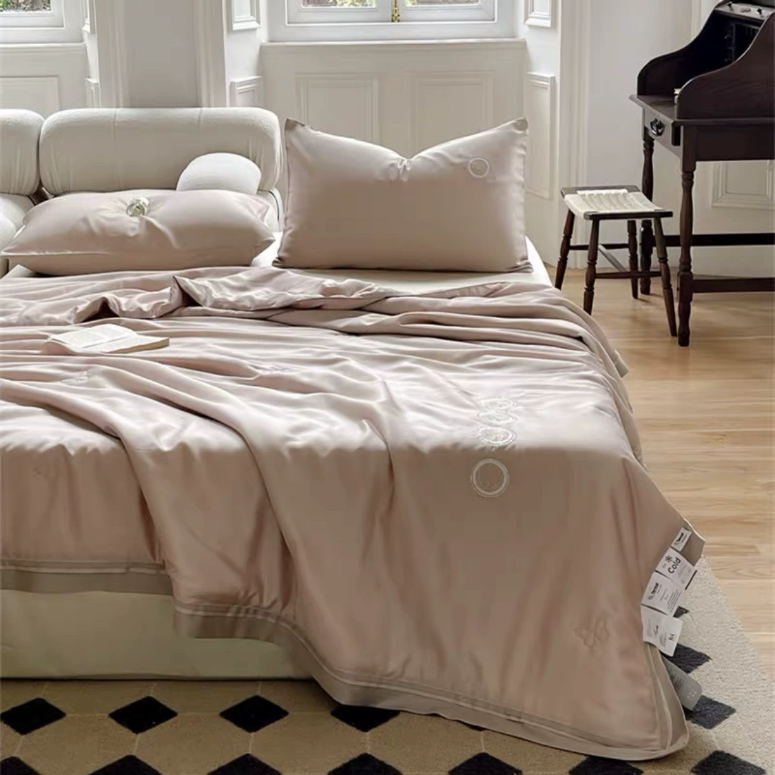 Легкая роскошь 80 Laisles Silk Лето было обнаженным и прохладным, Скользящий Маленький Летний Летний Холодный Двойной Двойной Кондиционер Bean Тонкий сердечник