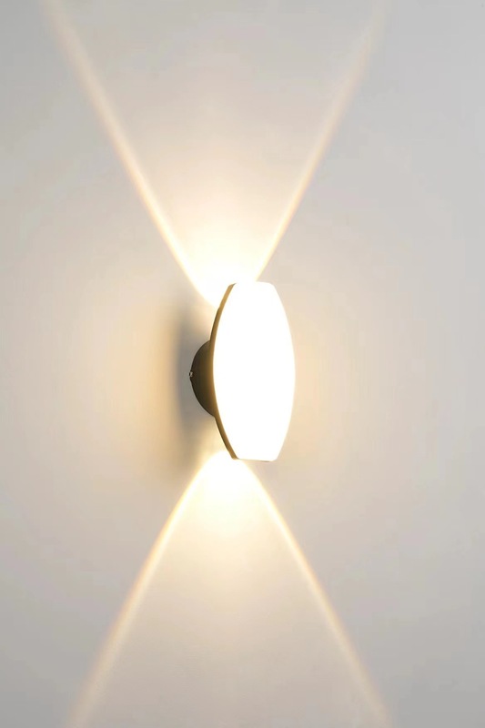 LEDシンプルでモダンなウォールライトの幾何学的な形の庭のラインライトの美しいアルファベットのランプの記号のマークの背景の装飾|undefined