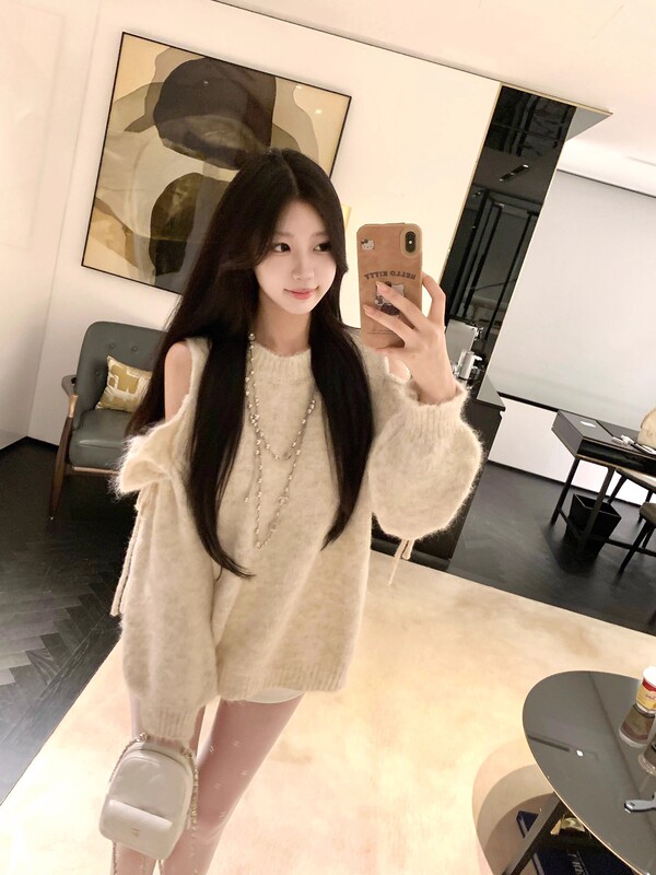 盘盘乖妹速成羊毛露肩抽褶系带针织衫女秋毛衣宽松氛围感上衣|undefined