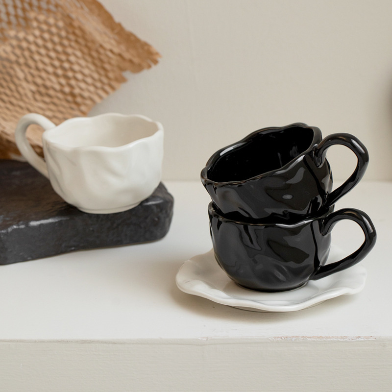 Taza de café de cerámica vintage hecha a mano taza de té mediados de la Antigüedad taza de té de la tarde avanzada y platillo traje taza pareja hombres y mujeres taza