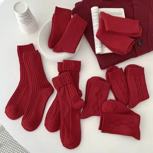Big red socks women's mid-calf solid color cotton socks autumn and winter Year of the Dragon and animal year wedding couple New Year's warm socks