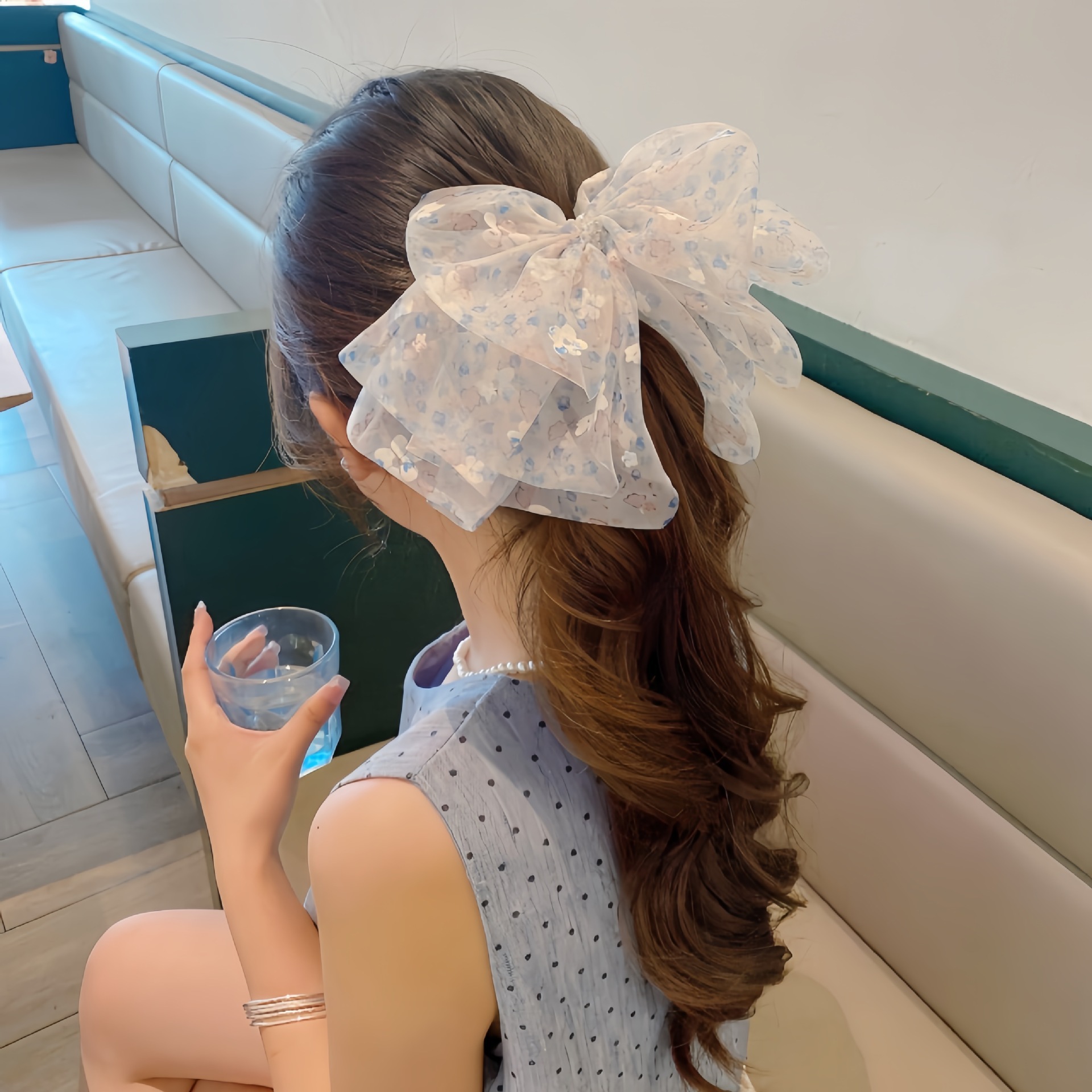 파란색 꽃무늬 캐치