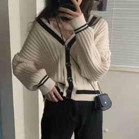 针织开衫温柔风外套女春秋2021新款复古V领毛衣设计感短款上衣潮