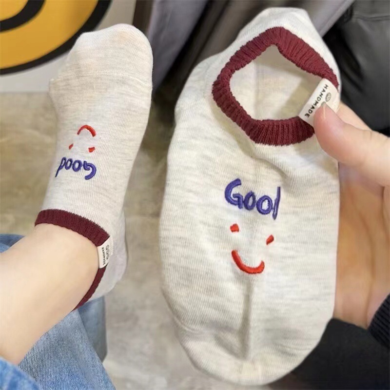 Socks summer thin breathable cotton socks South Korea ins embroidery smiley invisible socks shallow mouth boat socks women socks wholesale