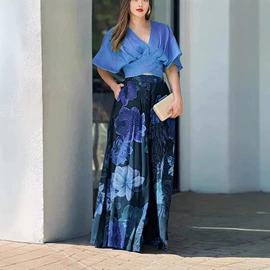 连衣裙;时尚休闲套装;女式T恤