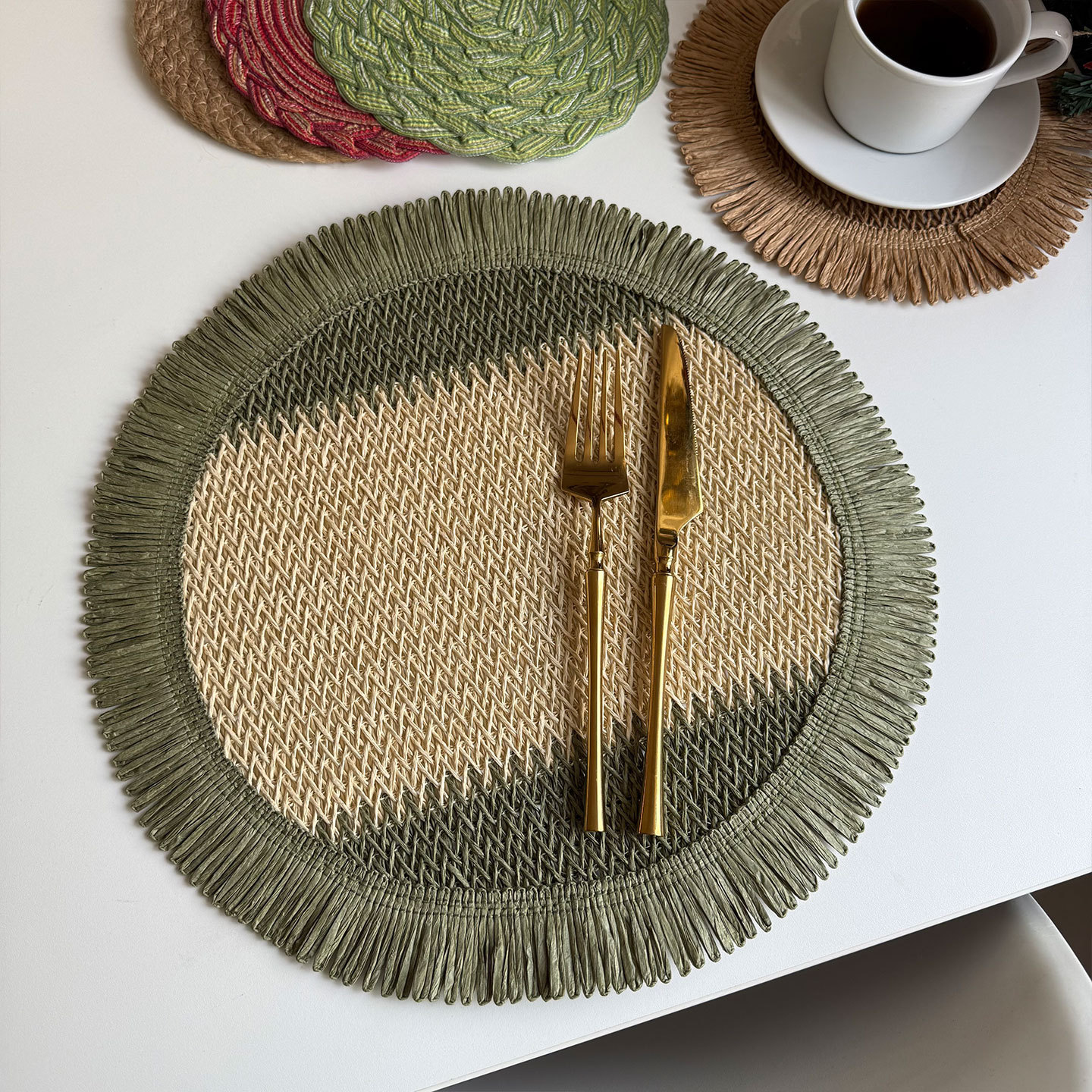 Almohadilla de mesa tejida con cuerda de papel estilo ins Almohadilla de decoración navideña de vacaciones de color a juego Almohadilla de mesa de aislamiento térmico mixto de yute tejido de papel creativo