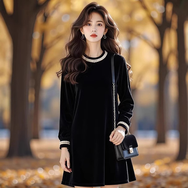 Black Pearl Velvet Dress for Women 2026 New Autumn and Winter French Style High-End Elegant and Unique Dress
