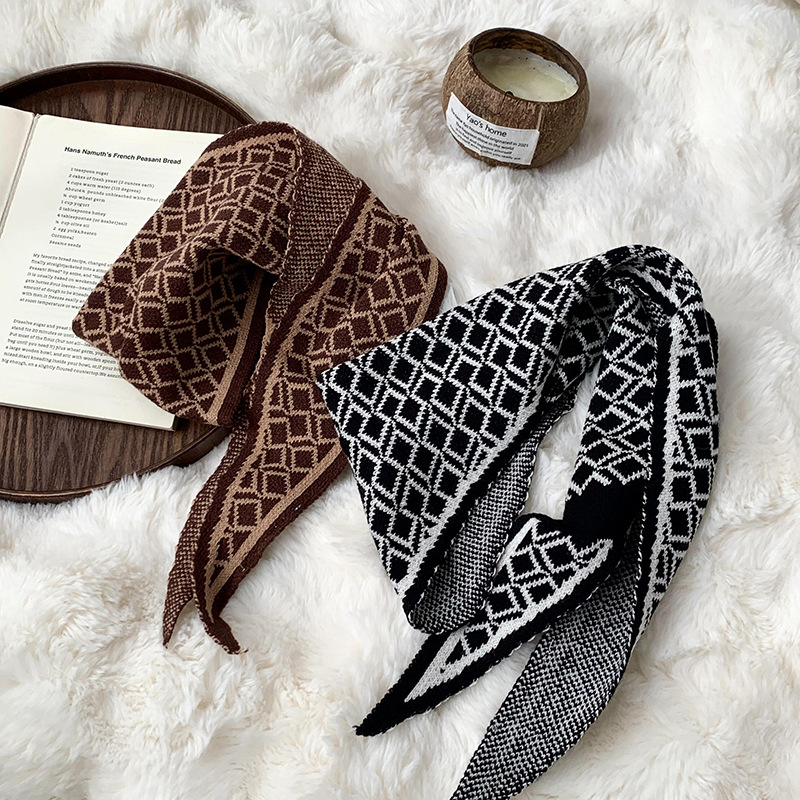 Nuevo pañuelo triangular de punto bufandas para mujeres primavera y otoño estilo coreano perforación perezosa de punto cruzado cuello de cuello con una capa externa