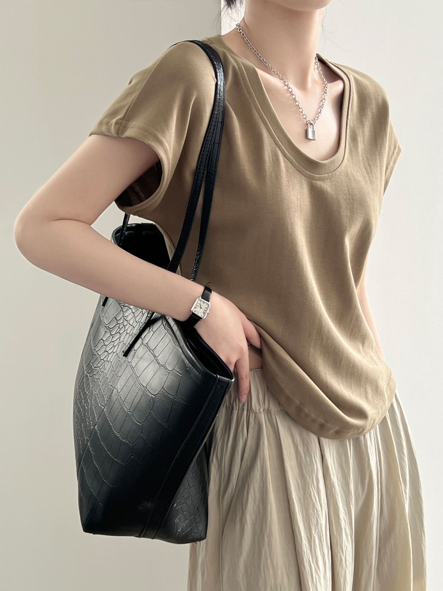 Three Dimensional Simple U Neck Short Sleeved T shirt for Women Summer Slimming Wide Sleeved Top 5 Three Dimensional Simple U Neck Short Sleeved T shirt for Women Summer Slimming Wide Sleeved Top