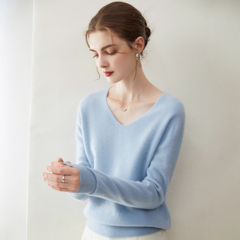 100% Pure Cashmere Sweater for Women, Seamless V-Neck Pullover Knit Base Shirt, Simple Versatile Inner Wear 100% Pure Cashmere Sweater for Women, Seamless V-Neck Pullover Knit Base Shirt, Simple Versatile Inner Wear
