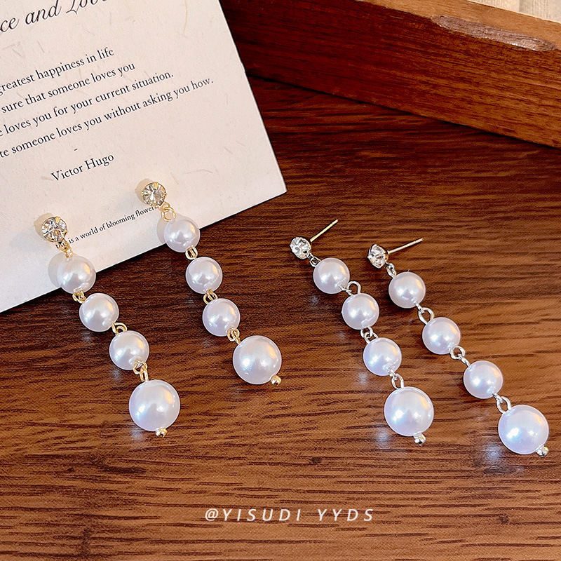 Cubic Zirconia And Pearl Stud Earrings For Everyday Elegance_voghion.com