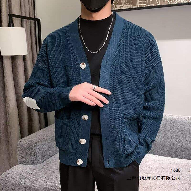Korean style retro sweater cardigan for men, suitable for autumn and winter 2026, loose fit, casual, versatile, and relaxed style.