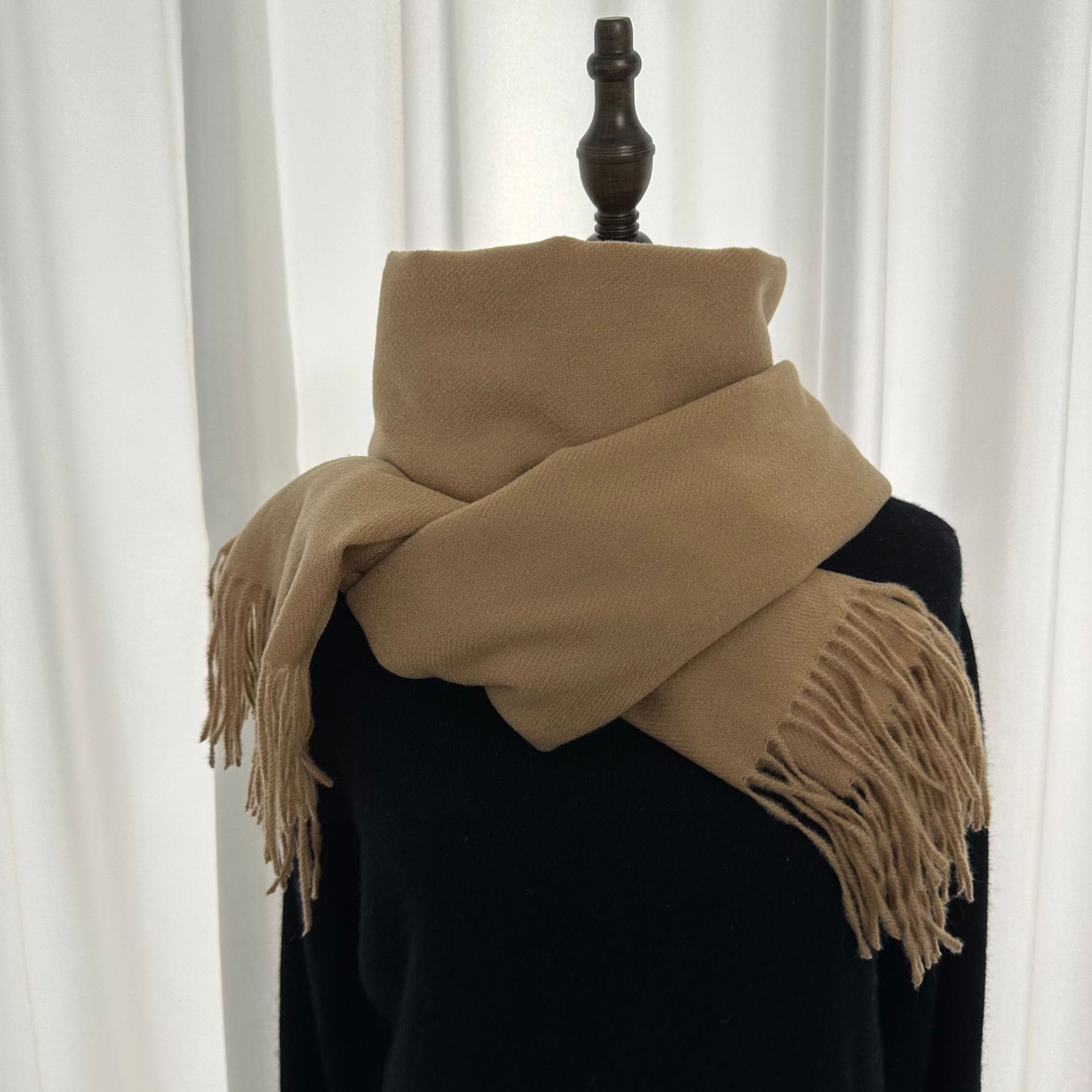 2023 nouveau monochrome pour femme, style décontracté japonais coréen, écharpe chaude, châle à la mode, peau de mouton d'automne et d'hiver_voghion.com