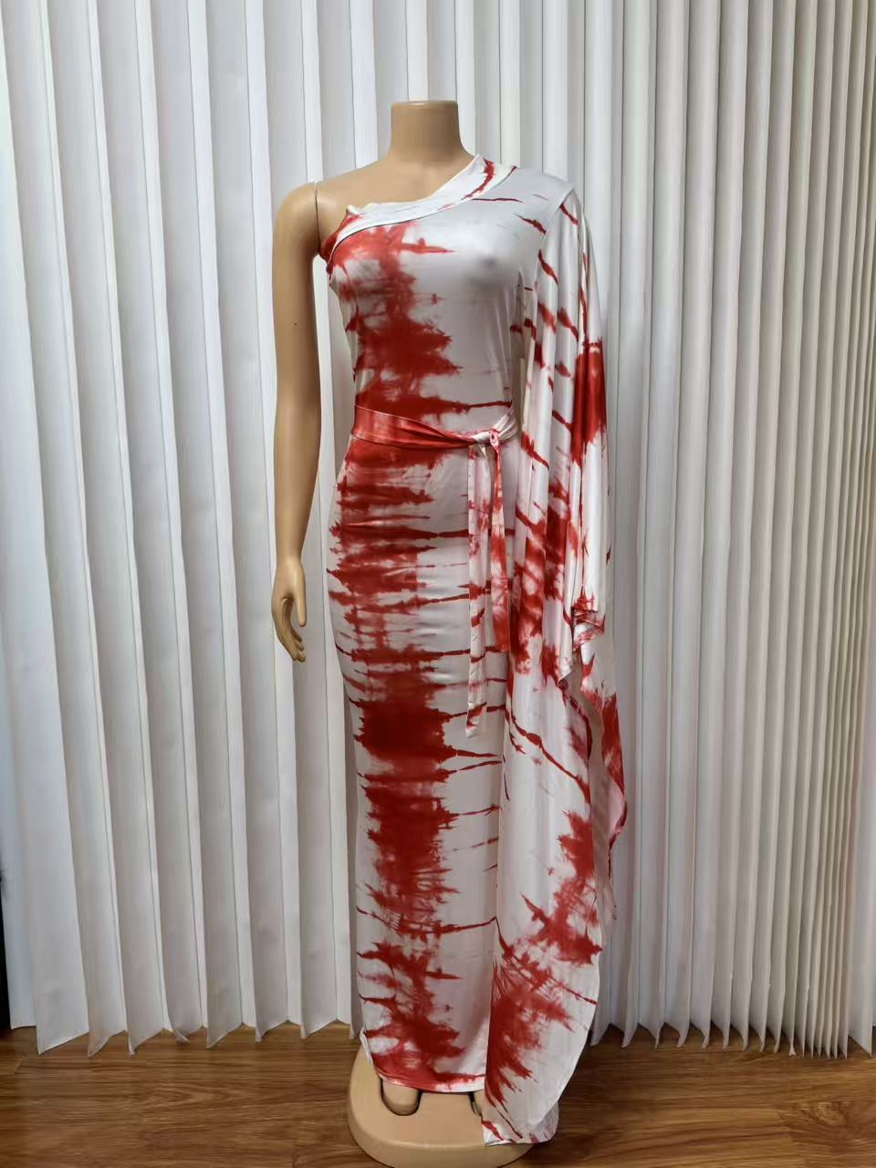 Bold Tie-Dye Batwing Sleeve Maxi Dress With High Waist & Open Back - Bohemian Beach Party Dress Soft & Flowy Milk Silk Fabric_ecoleips.com