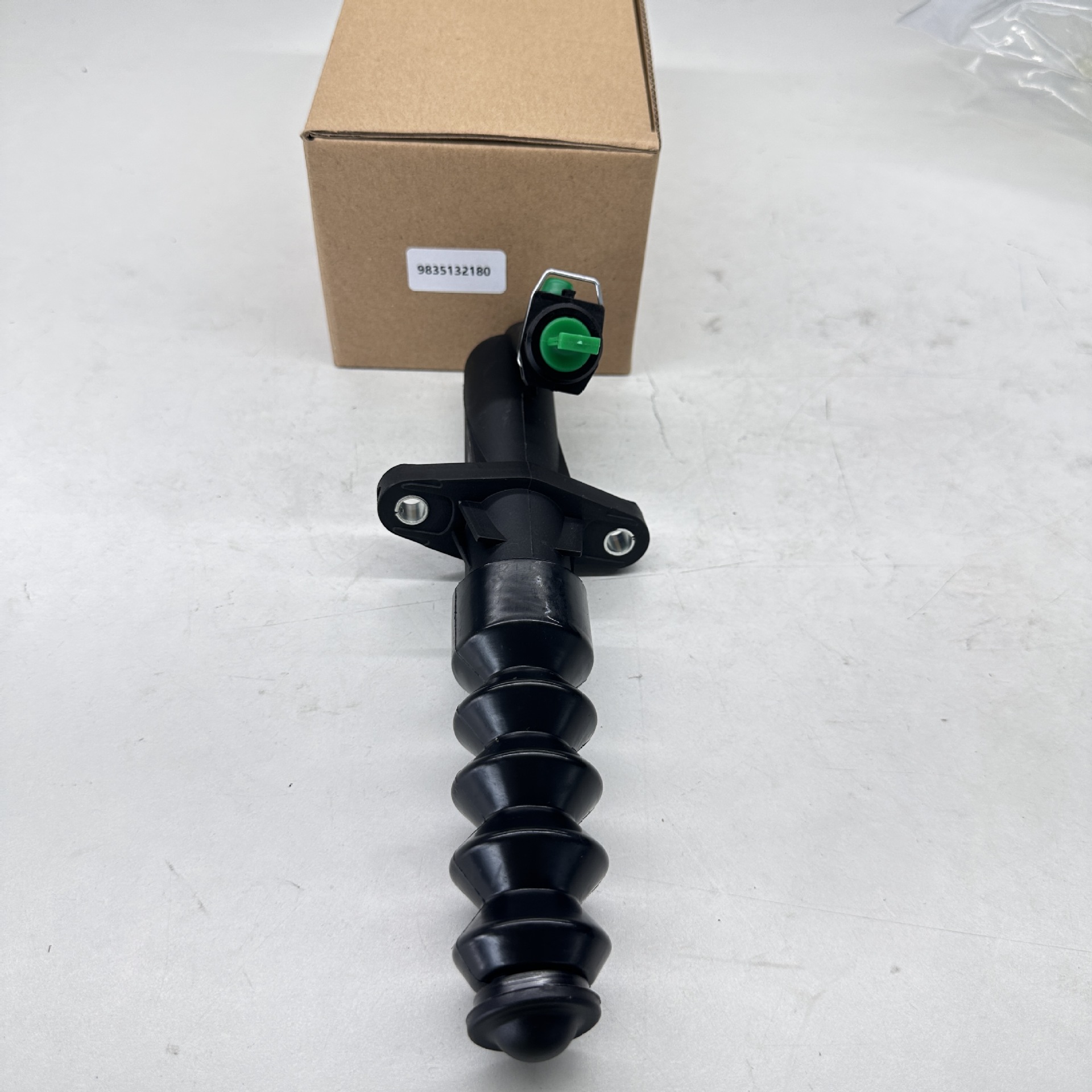Clutch  Cylinder Is Suitable for Peugeot 9835132180