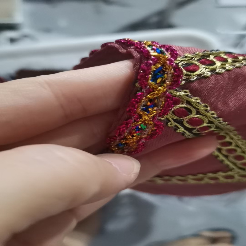 1 cm color tiras de encaje pequeño accesorios de ropa de escenario cinta de encaje de bricolaje cinta de seda de oro y plata tela decorativa encaje