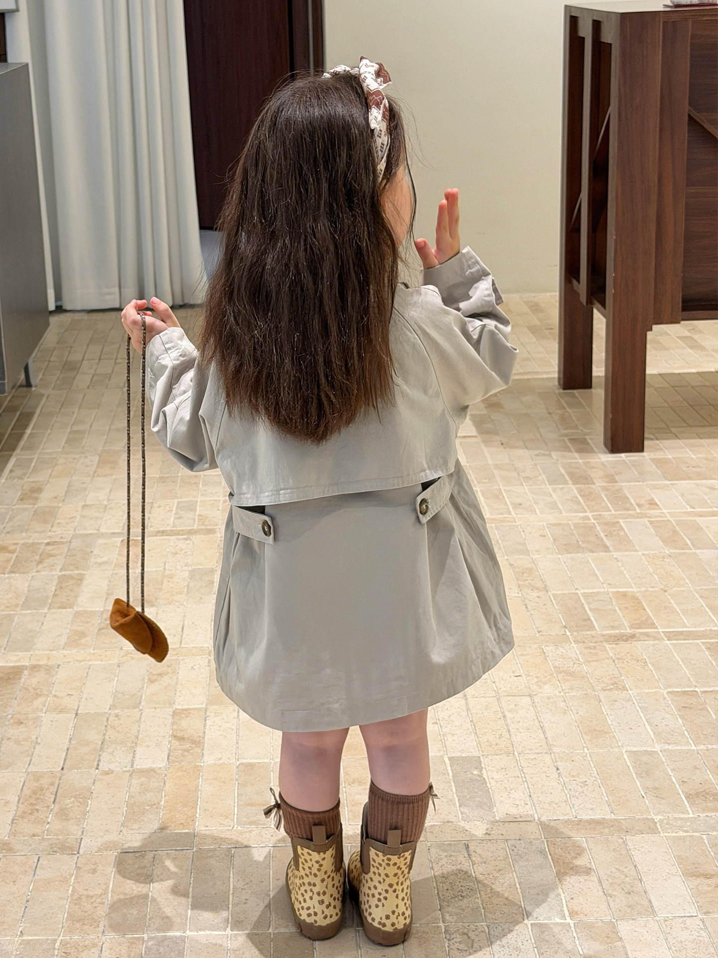 Demi-season children's trench coat