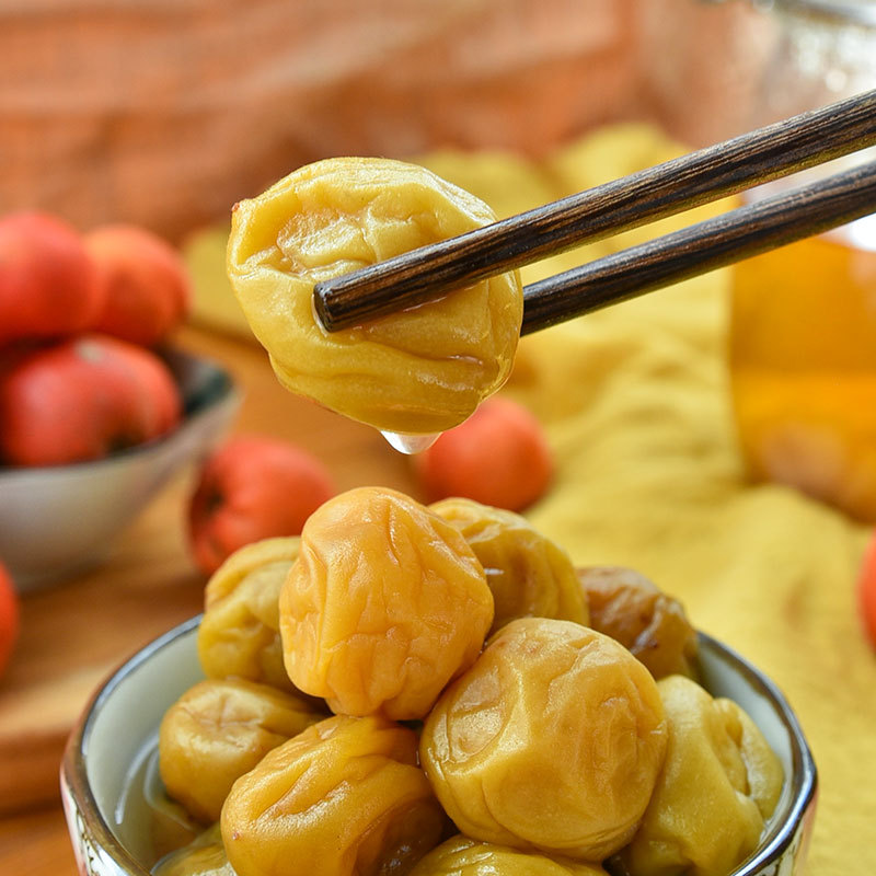 Preserved Chinese Bayberry in Salty Brine: 500g of Salty Sour Chinese Bayberry, Pickled Plum Meat in Brine, Bottled in Vinegar