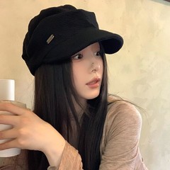 日本式の鉄の標識のコーデュロイのアヒルの口のベレーの帽子の女性の秋冬の復古のカジュアルな百合の顔の小さい八角の帽子