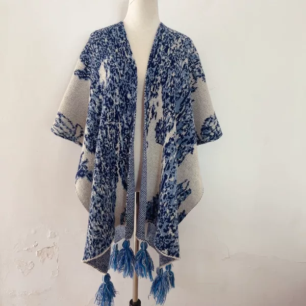 Factory direct new Yunnan tourism ethnic style knitted cape cape outside Korean fashion tassel cape