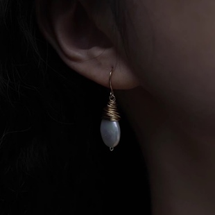 Button Pearl Ear Hook Vintage Earrings Women Autumn and Winter Natural Freshwater Pearl Girl Baroque Birthday Gift