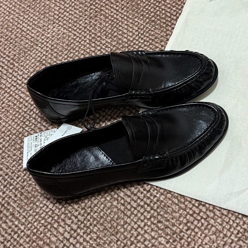 Giày lười nữ da mũi tròn nhún bèo phong cách retro, gót thấp 1–3 cm, dễ phối đồ — Màu nâu đậm, màu đen chi tiết 6