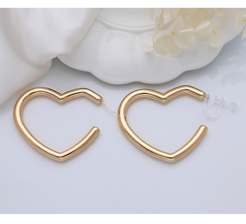 European and American fashion style irregular earrings recommended by Internet celebrities: Geometric metal retro earrings, simple C-shaped large ear rings 12 undefined