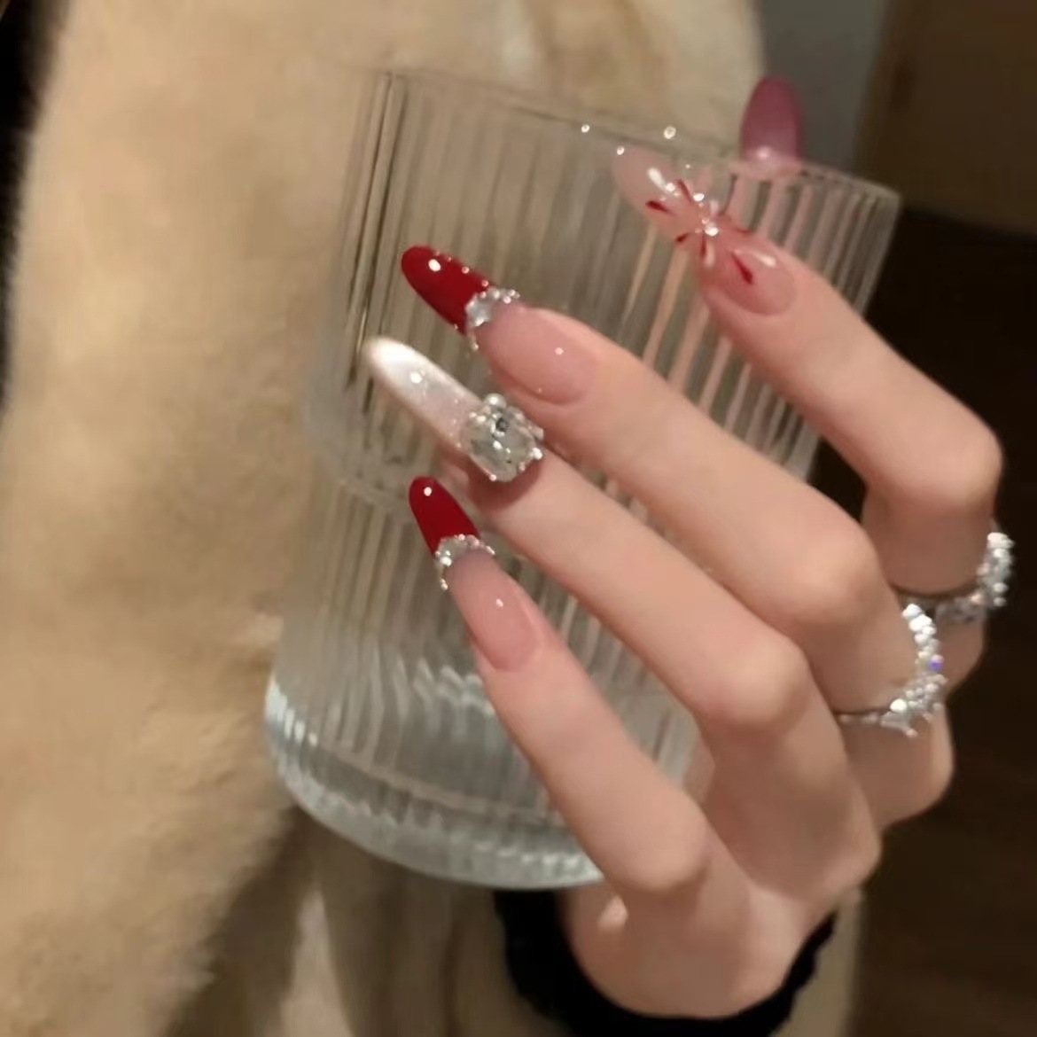 新年烟花酒红穿戴美甲超仙纯手工手绘纯欲安哥拉红双十一美甲批发