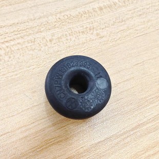 191823395 18D823395 Golf Polo Bora Beetle Hood Prop Base Rubber Pad
