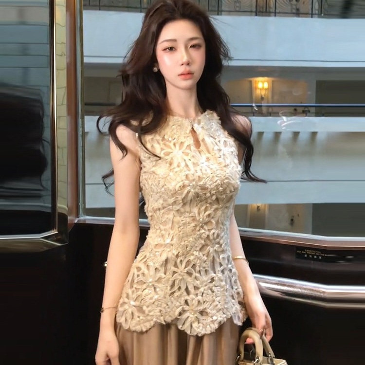 New Chinese-Style Elegant Banquet Dress Set with Embroidered Stand Collar, Buttoned Lace Sleeveless Top, and Half Skirt for Women