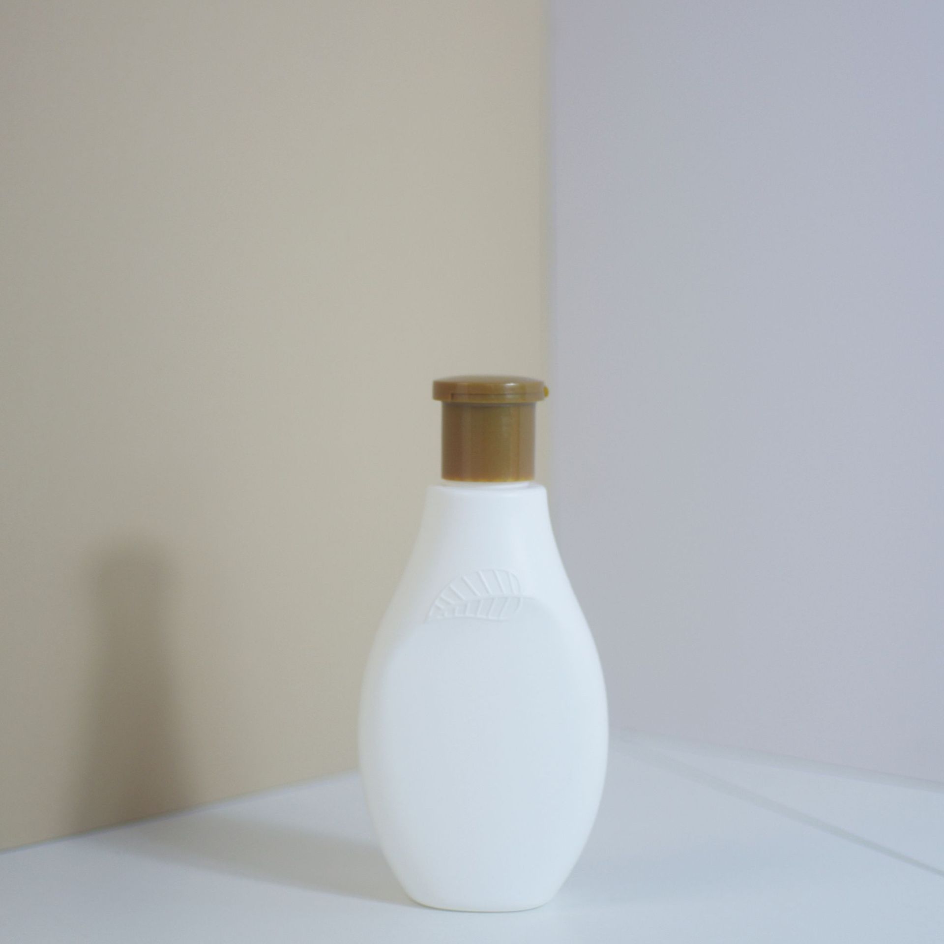 工厂批发HDPE材质洗发水瓶挤压300ml婴儿沐浴露圆瓶高品质翻盖瓶