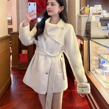 红色收腰呢子大衣女早秋季2025新款高级感富家千金风短款毛呢外套