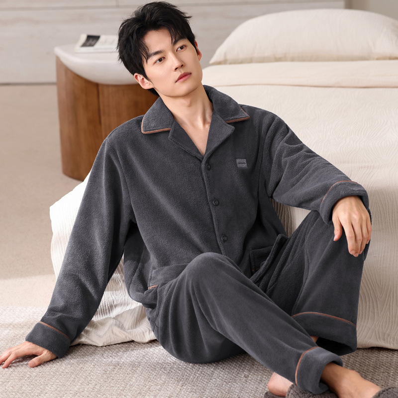 Men's Velvet Pajamas 2026 New Autumn and Winter Thickened Fleece Casual Warm Loungewear Set Suitable for Wearing Outside Men's Velvet Pajamas 2026 New Autumn and Winter Thickened Fleece Casual Warm Loungewear Set Suitable for Wearing Outside