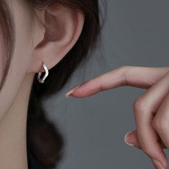 不規則な閃砂イヤリングの女性の素輪の耳のボタンは小衆の軽い豪華な2024の新型の爆発的な耳飾りの高級感を合わせます。