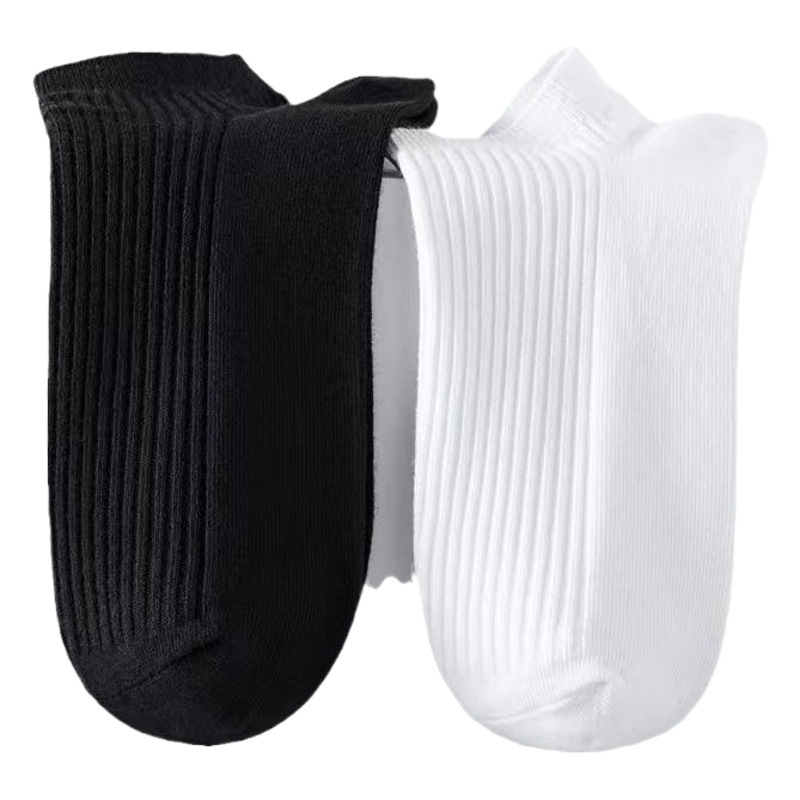 Zhuji calcetines al por mayor calcetines en blanco y negro de corte bajo transpirable desodorante calcetines de hombres y mujeres suministro barco blanco Calcetines de moda de las mujeres calcetines de algodón