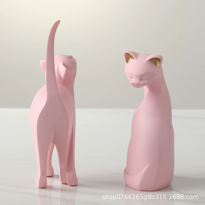 Очаровательный кот slain? (надо корректно)" - The original: "Enchanting Cat Slaying Creative Office Desktop bedroom Living room decoration room Forming a new home wedding gift". We should translate gracefully: "Очаровательная кошка, убийство?" This seems mistranslated. Perhaps intended: 