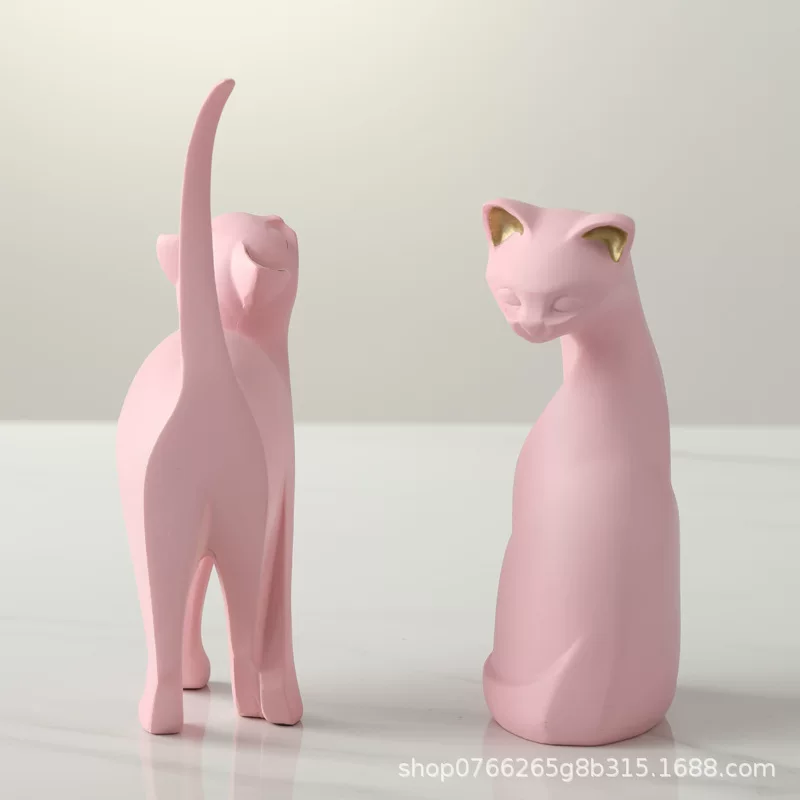 Очаровательный кот slain? (надо корректно)" - The original: "Enchanting Cat Slaying Creative Office Desktop bedroom Living room decoration room Forming a new home wedding gift". We should translate gracefully: "Очаровательная кошка, убийство?" This seems mistranslated. Perhaps intended: 