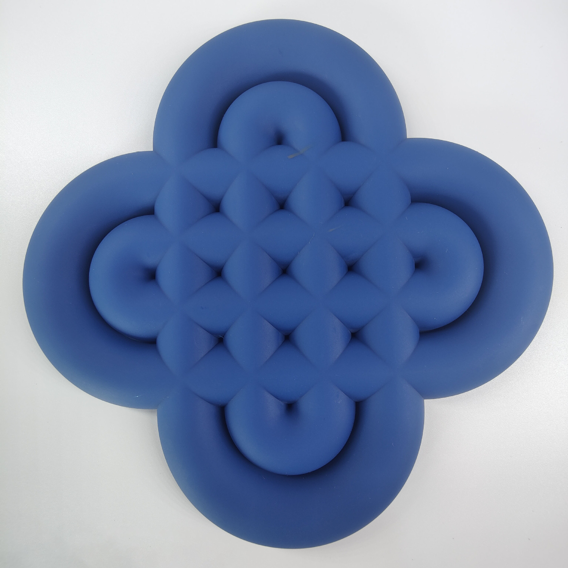 진한 파란색 꽃