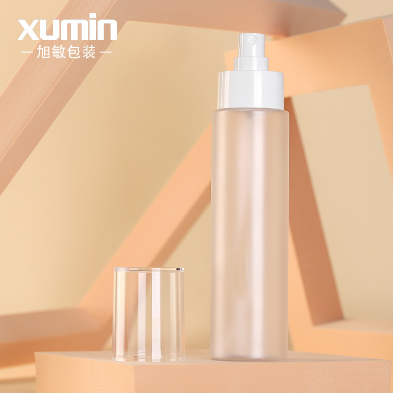En stock Xumin 120ml blanco cabeza de la bomba botella de la prensa transparente cubierta completa botella de loción 150ml esmerilado botella de spray para mascotas