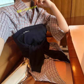 拼接假两件衬衫女2026早春新款M小众设计感撞色衬衣收腰长袖上衣