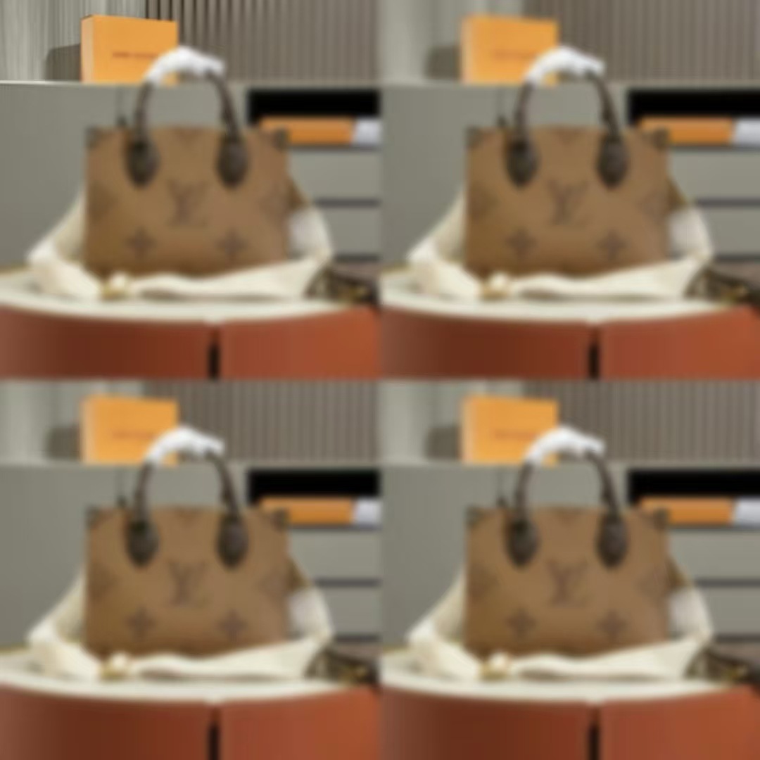 작은 가방이 달린 정글 트럼펫