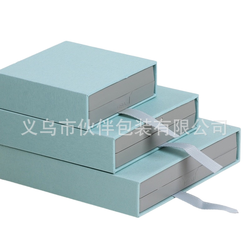 하늘색 외부 상자 + 회색 내부 상자(두꺼워짐), 7*7*2cm