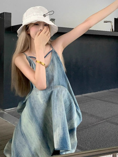 2025 French tie-dye suspender dress for women in summer loose and lazy style Sanya seaside resort beach mid-length skirt