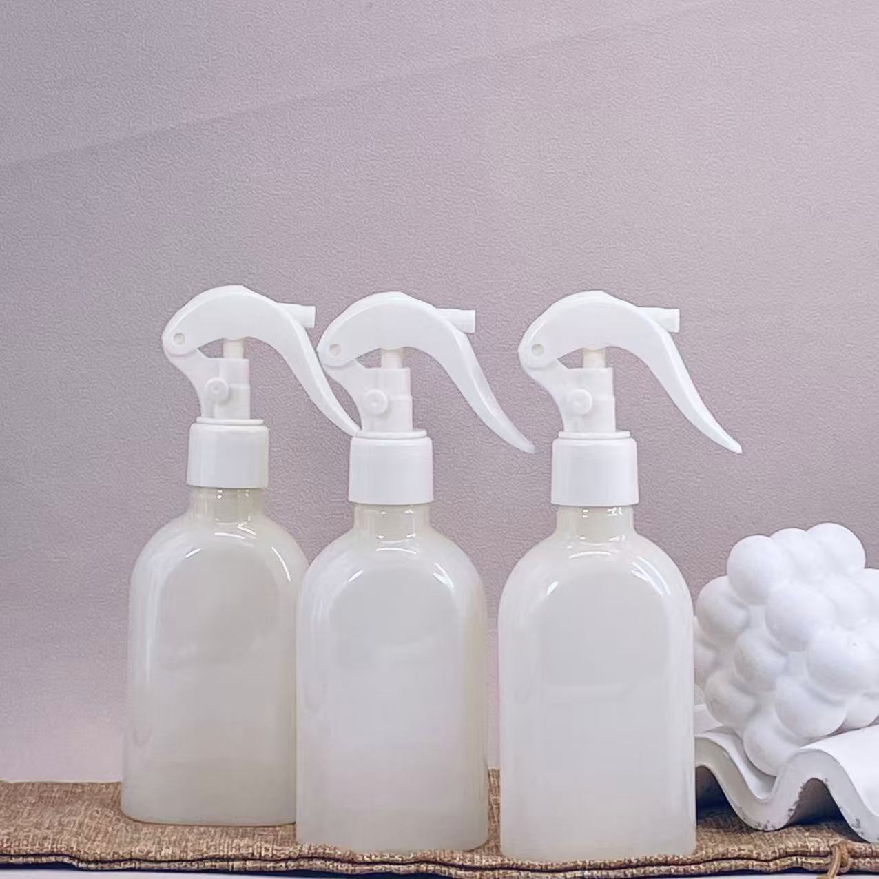 源头厂家pet170ml除螨喷雾瓶小老鼠喷枪瓶浇花瓶分装瓶手扣喷水瓶